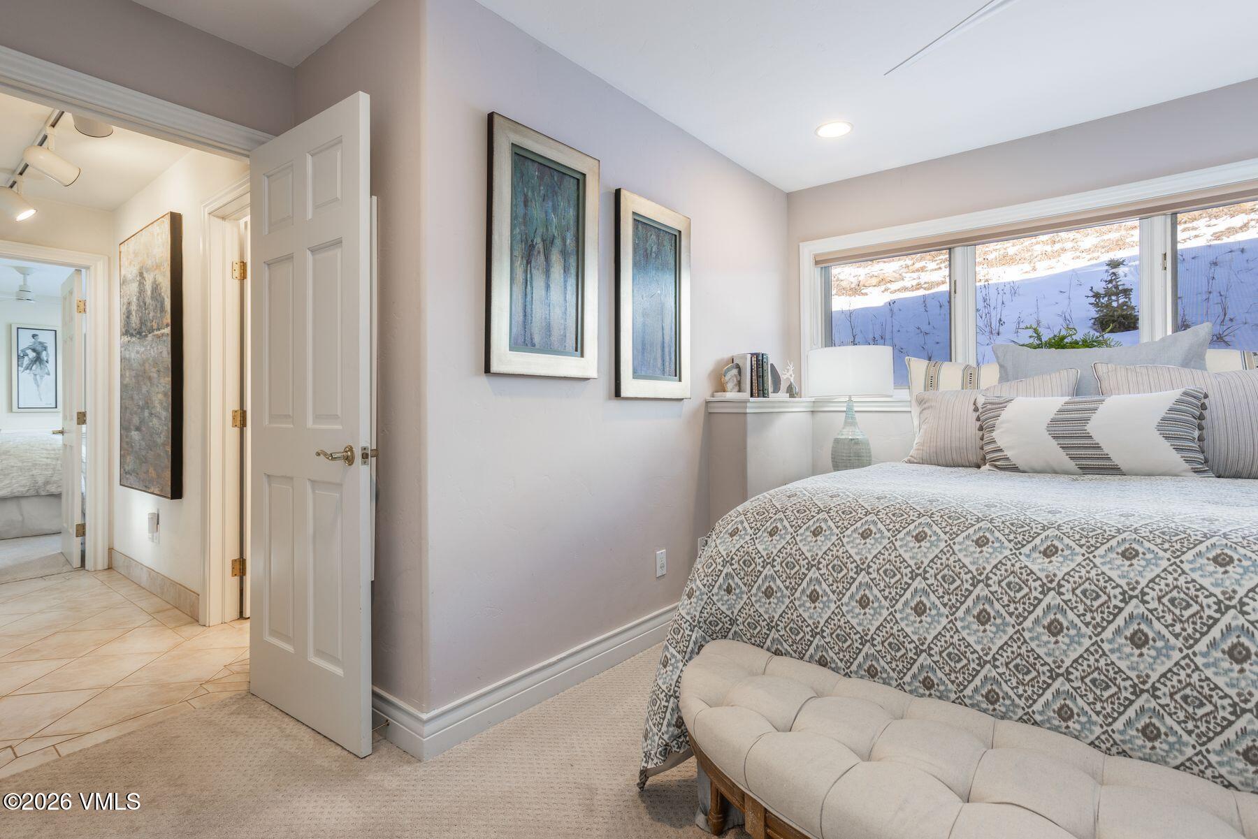 21 Hackamore Road W