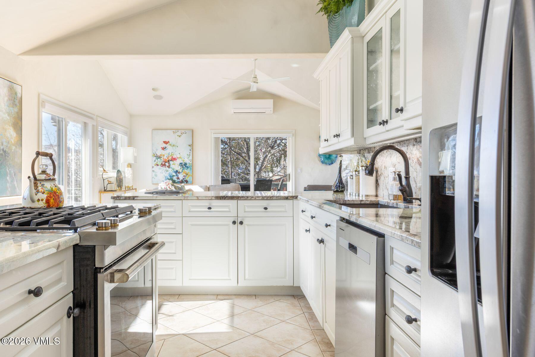 21 Hackamore Road W