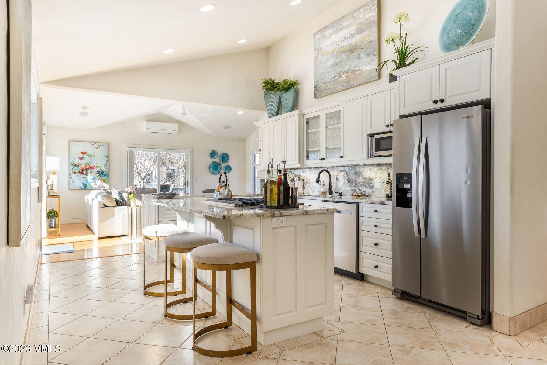21 Hackamore Road W