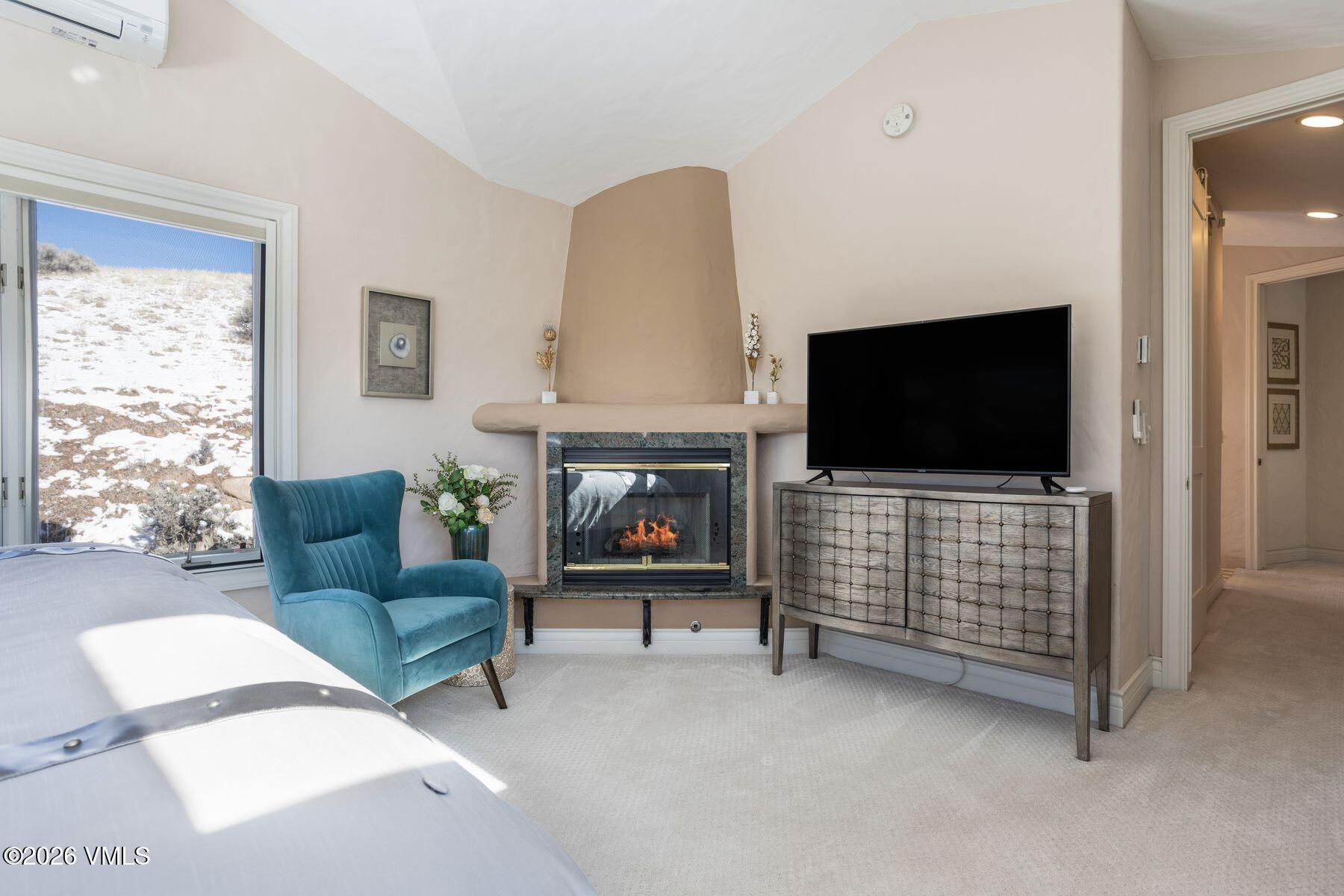 21 Hackamore Road W