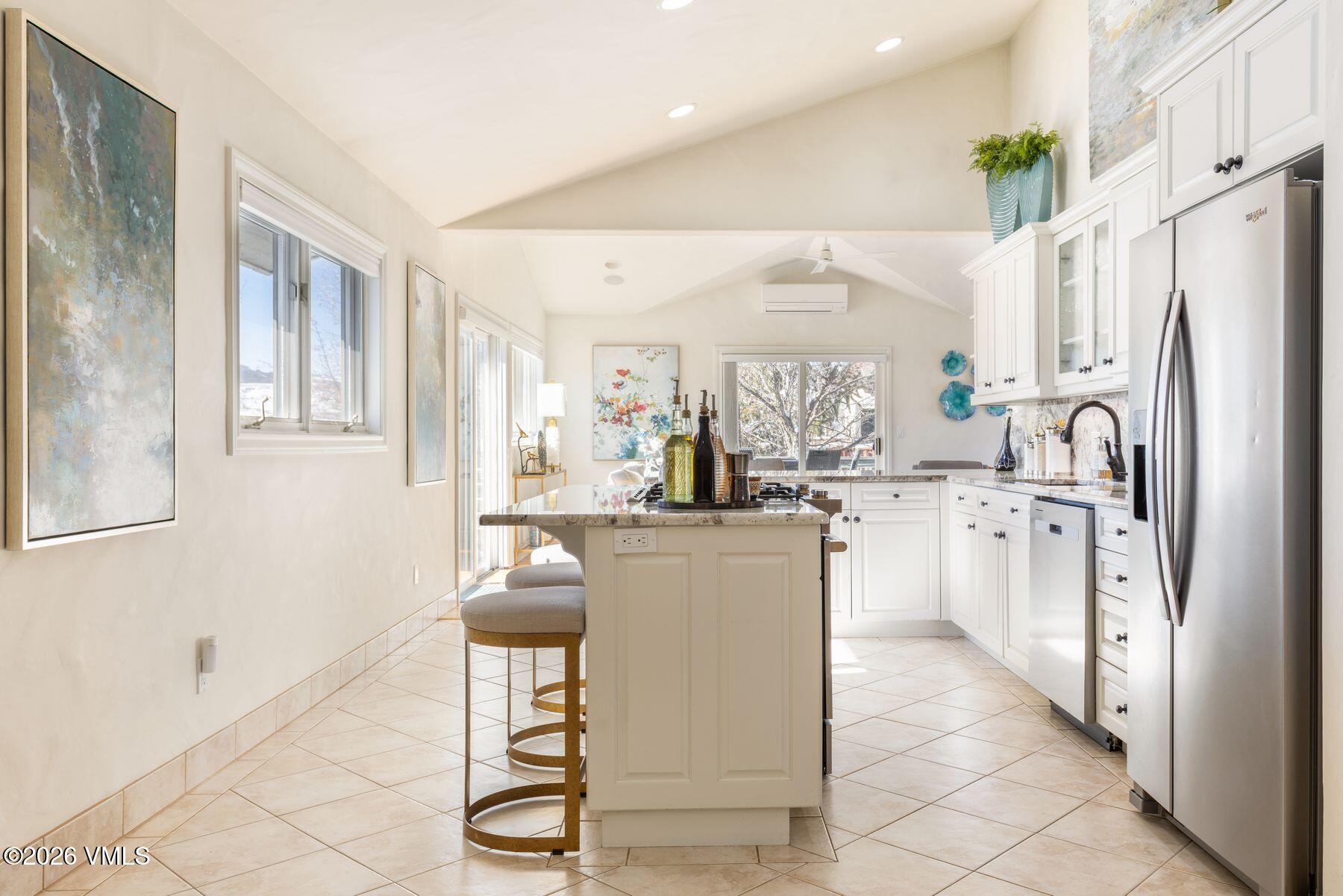 21 Hackamore Road W