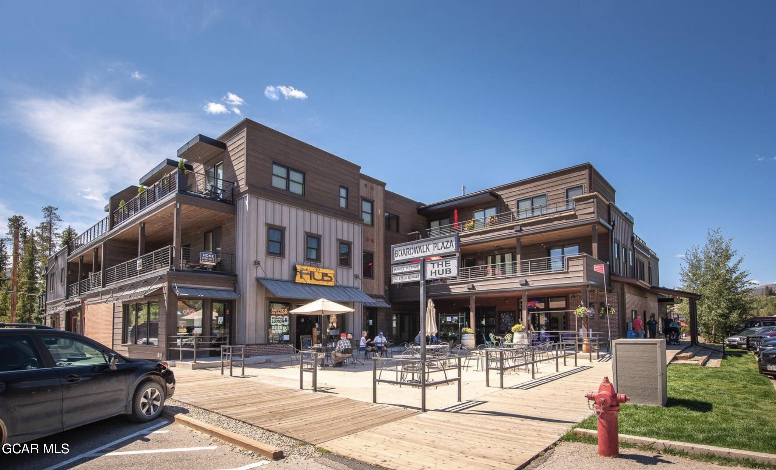 828 Grand Avenue c201