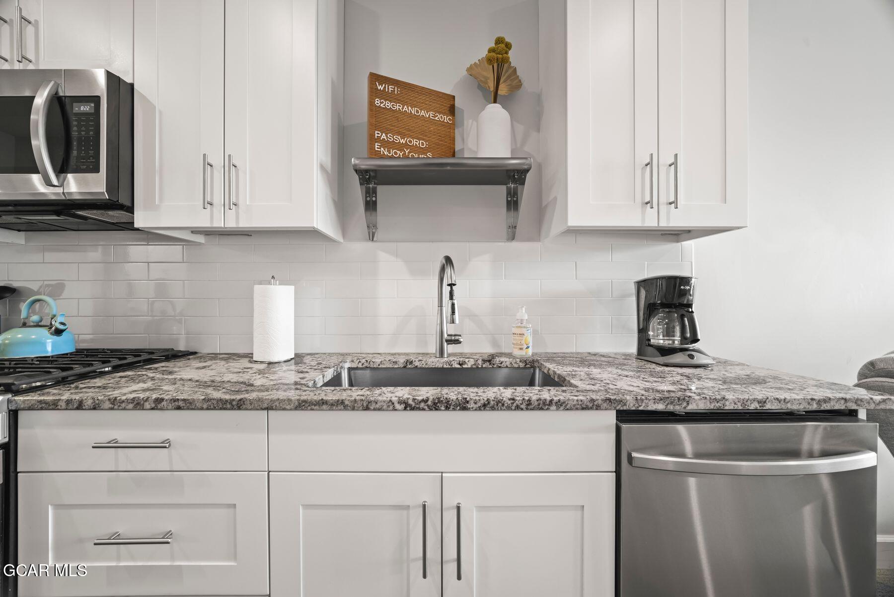 828 Grand Avenue c201