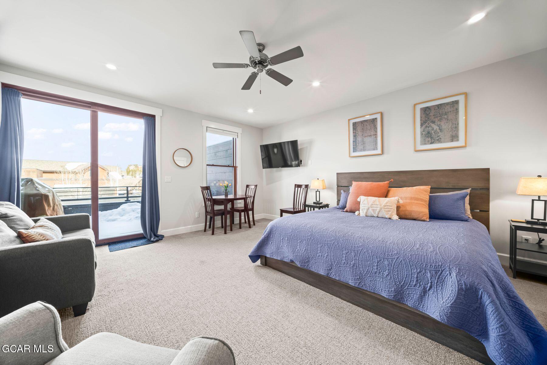 828 Grand Avenue c201