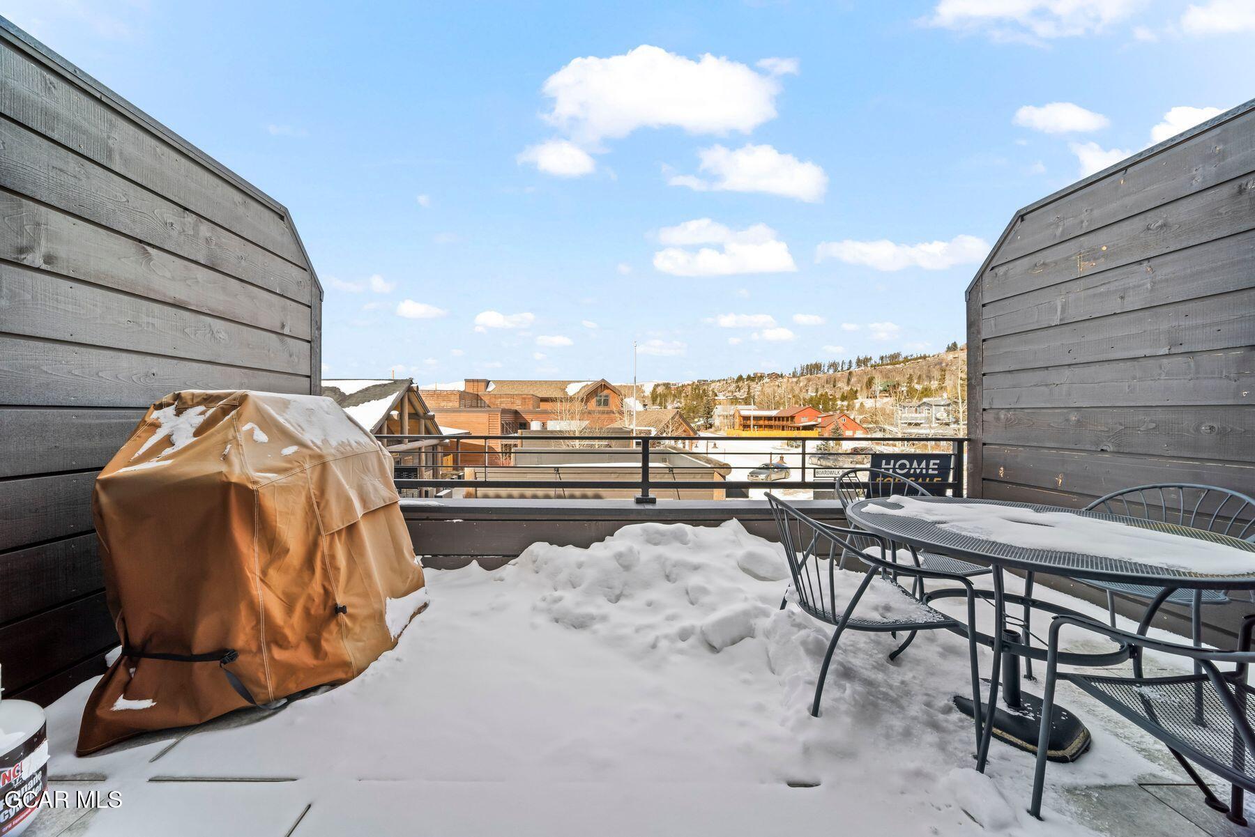828 Grand Avenue c201