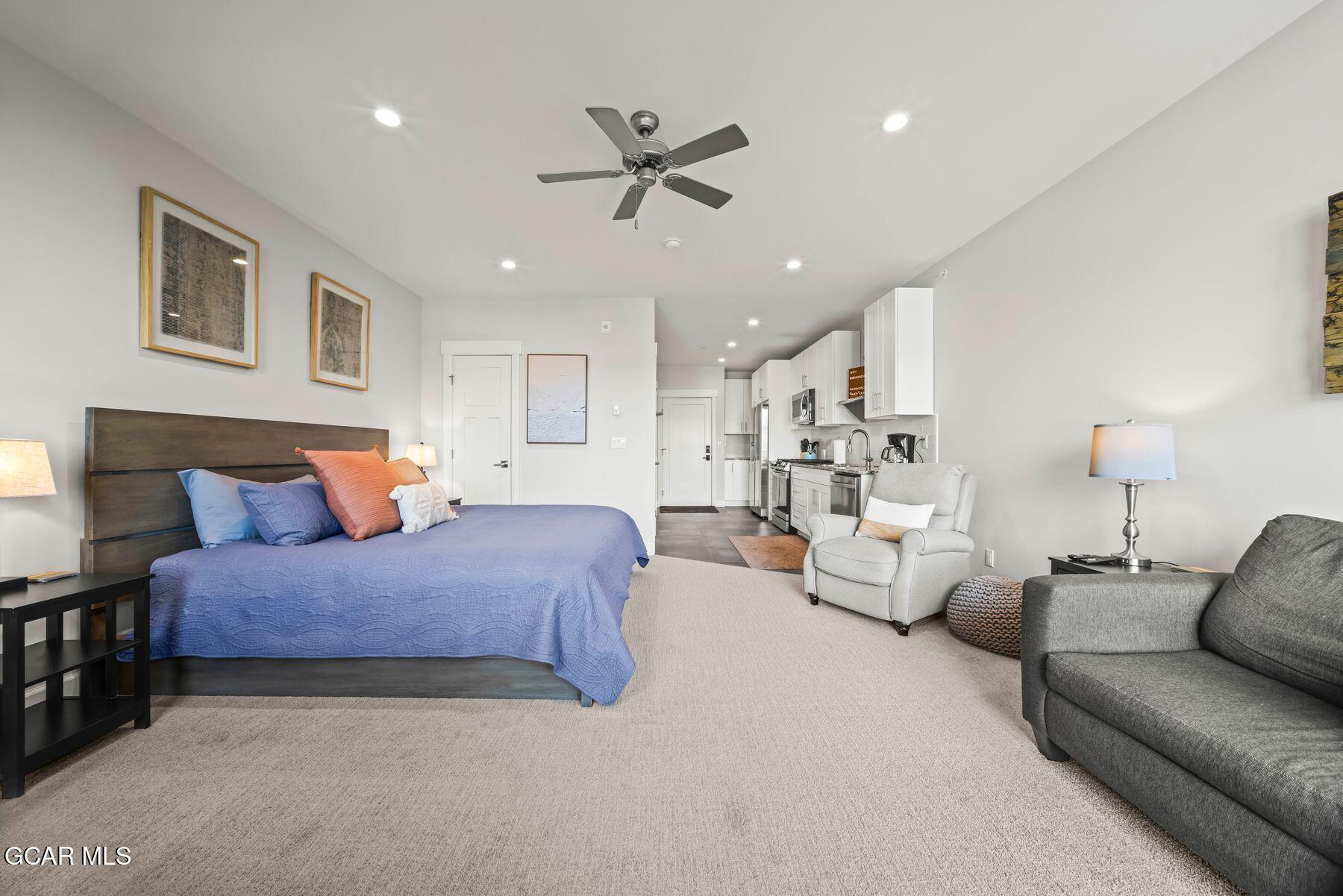 828 Grand Avenue c201