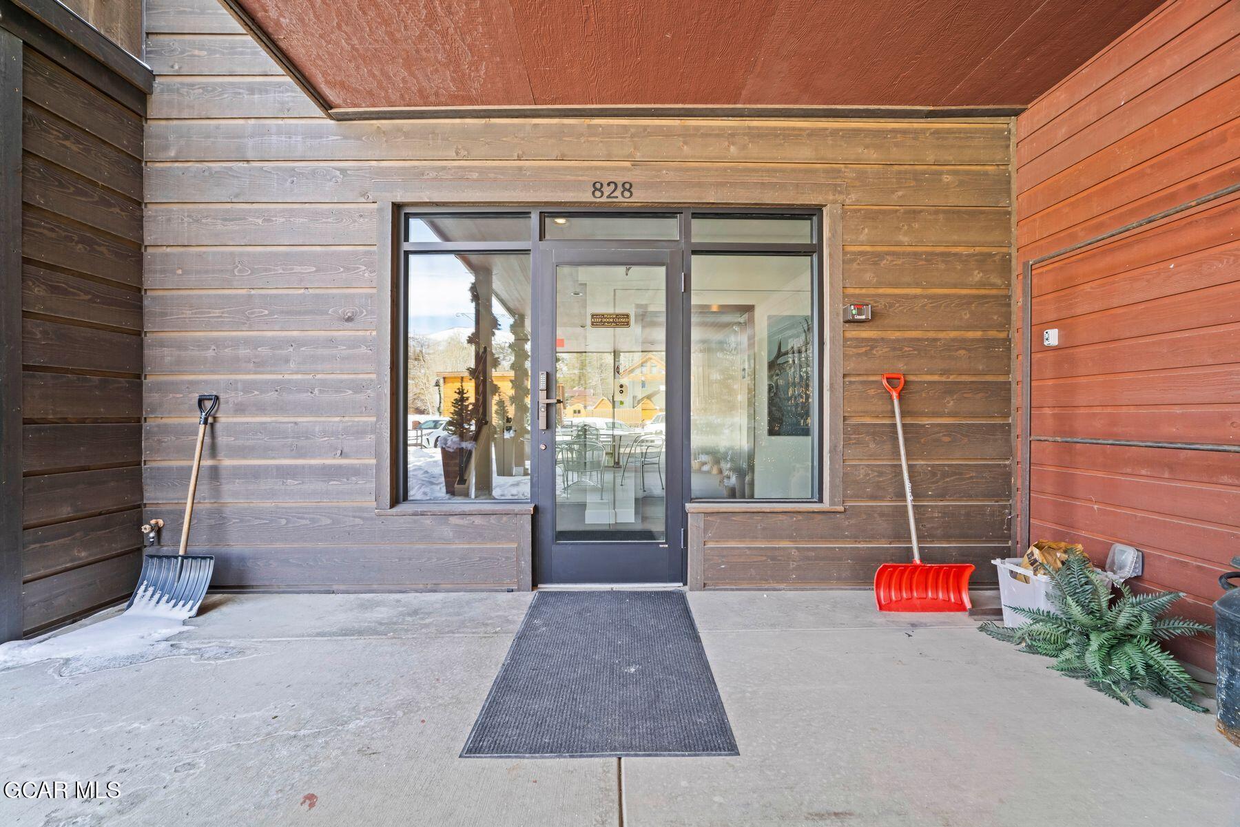 828 Grand Avenue c201