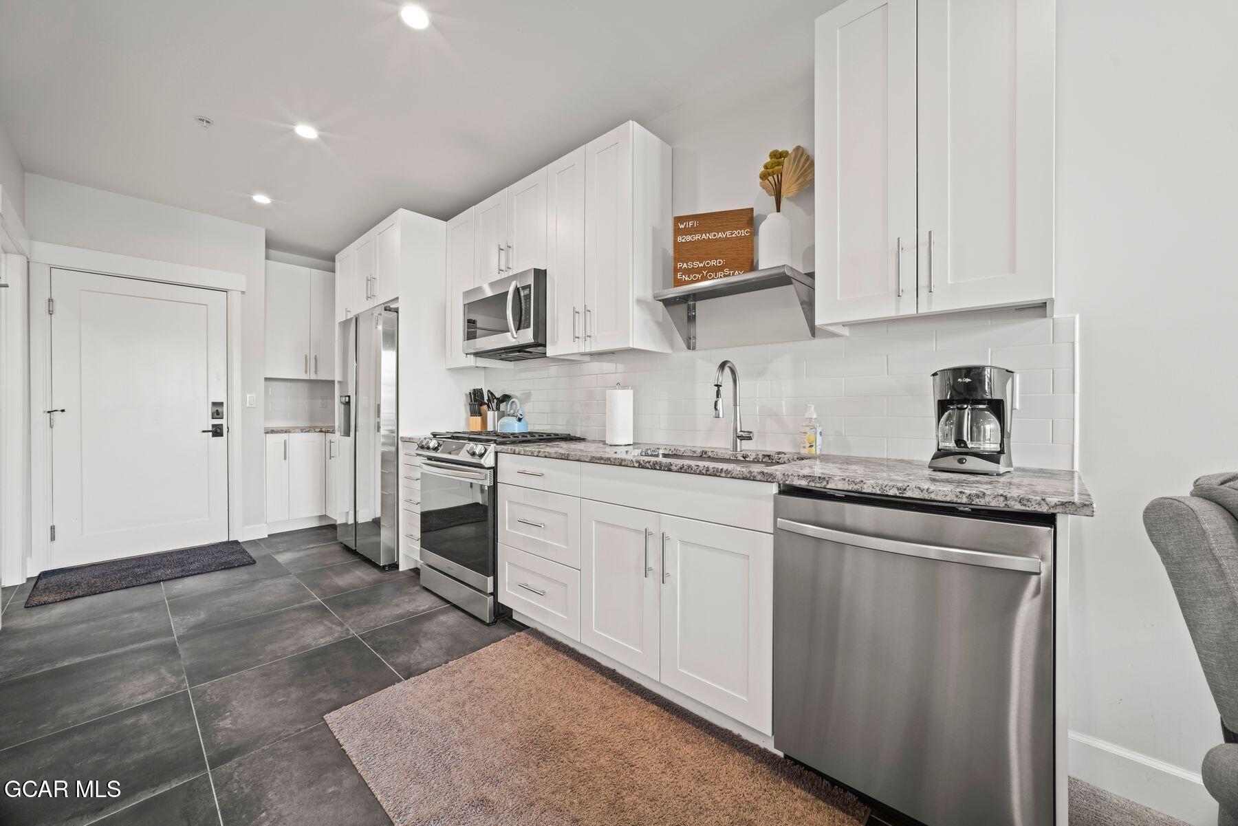 828 Grand Avenue c201