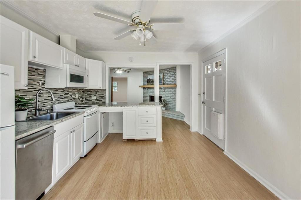 2454 FERNLEAF Lane