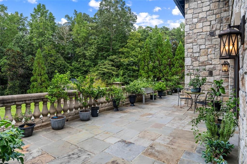 1919 RIVER FOREST Road NW