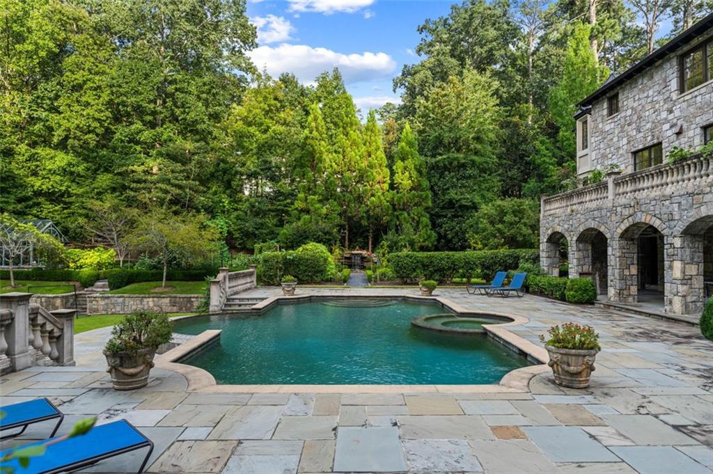 1919 RIVER FOREST Road NW