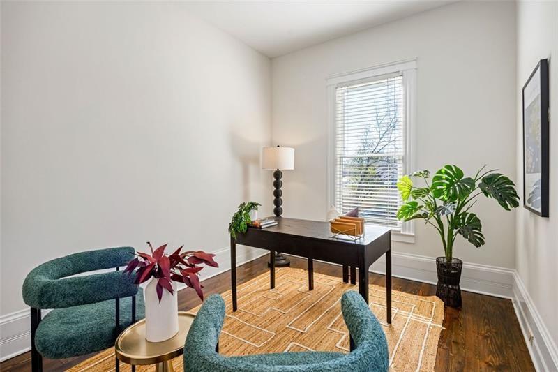 513 Saint Charles Avenue NE