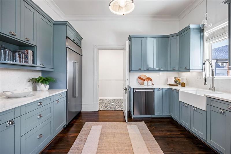 513 Saint Charles Avenue NE