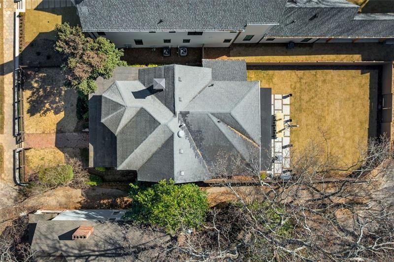 513 Saint Charles Avenue NE