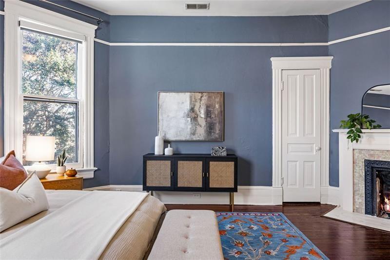 513 Saint Charles Avenue NE