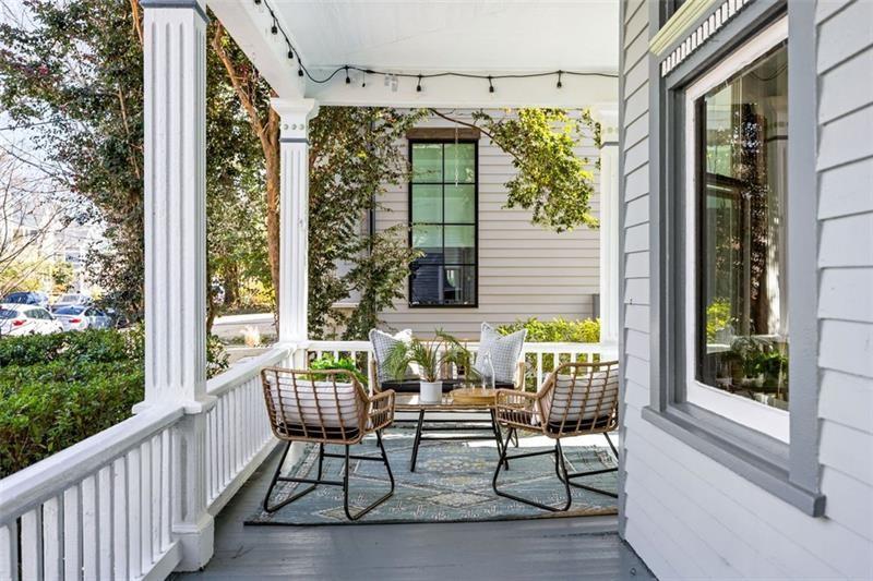 513 Saint Charles Avenue NE