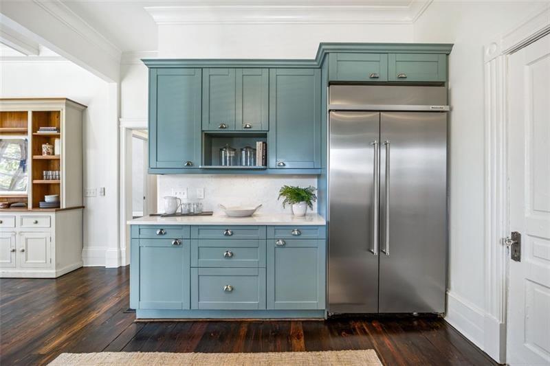 513 Saint Charles Avenue NE