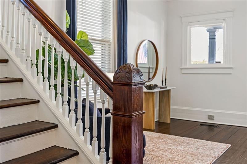 513 Saint Charles Avenue NE