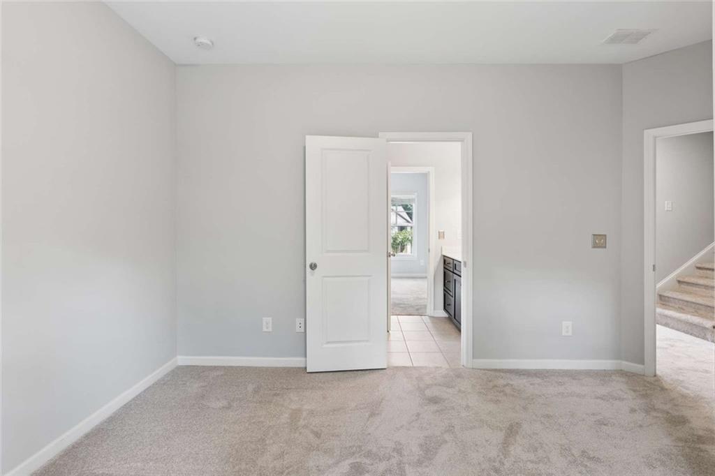 550 Glenaire Walk SE