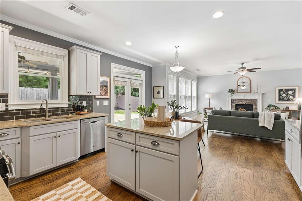 550 Glenaire Walk SE