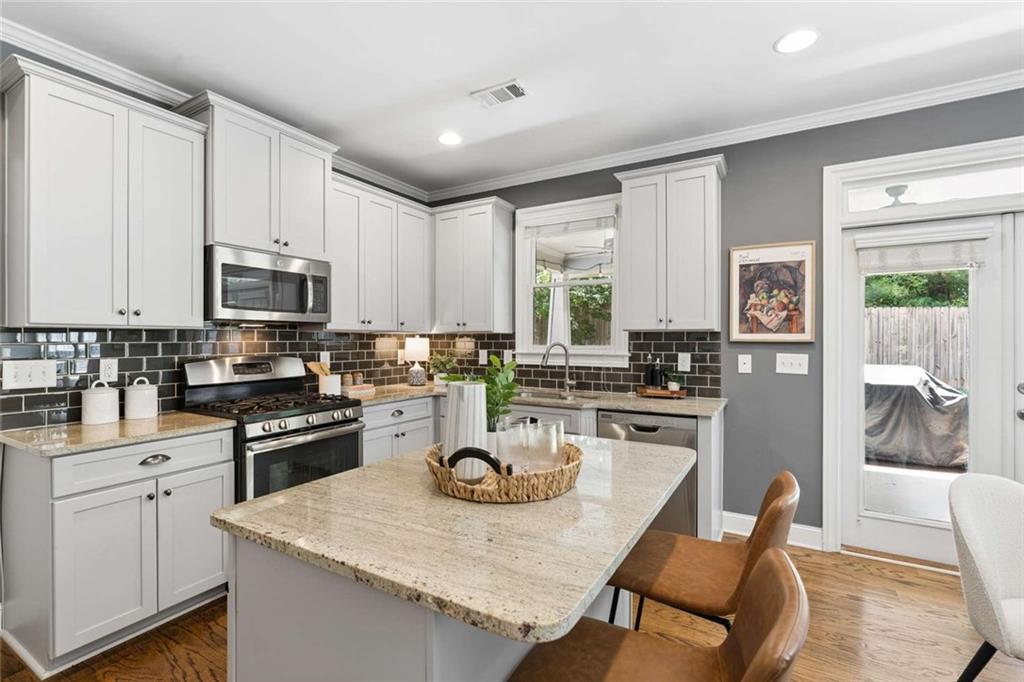 550 Glenaire Walk SE