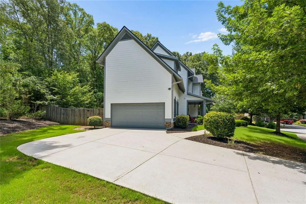550 Glenaire Walk SE