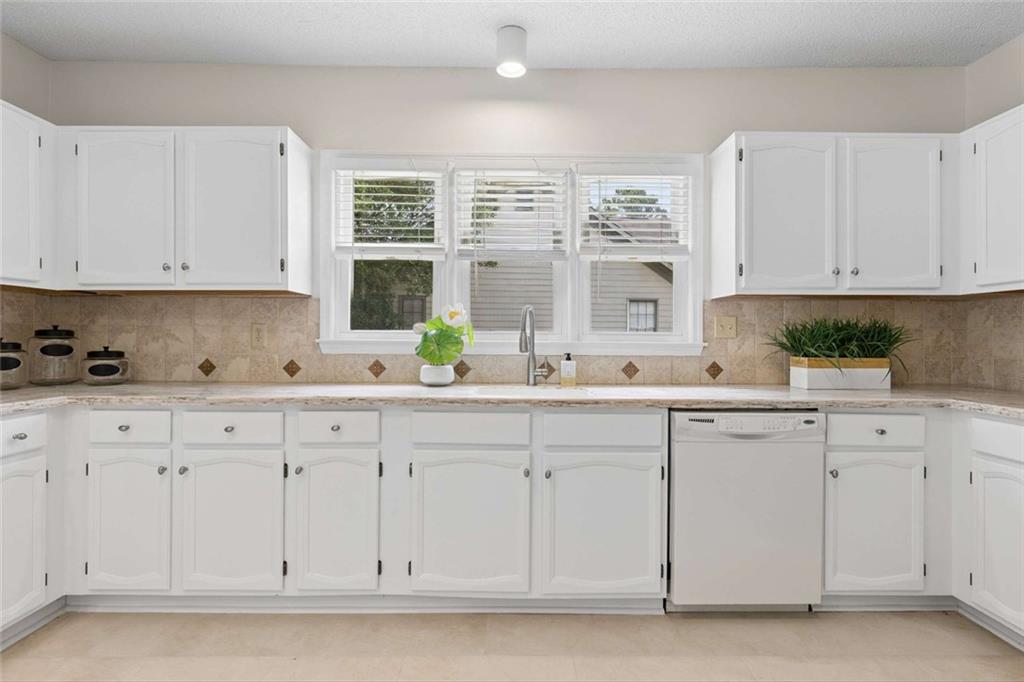 1109 Wynford Commons Commons SW