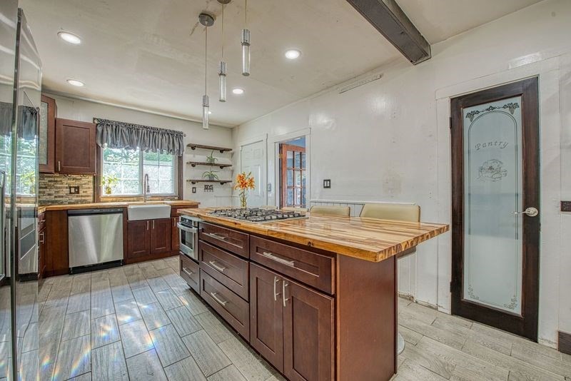 15 Packard Way
