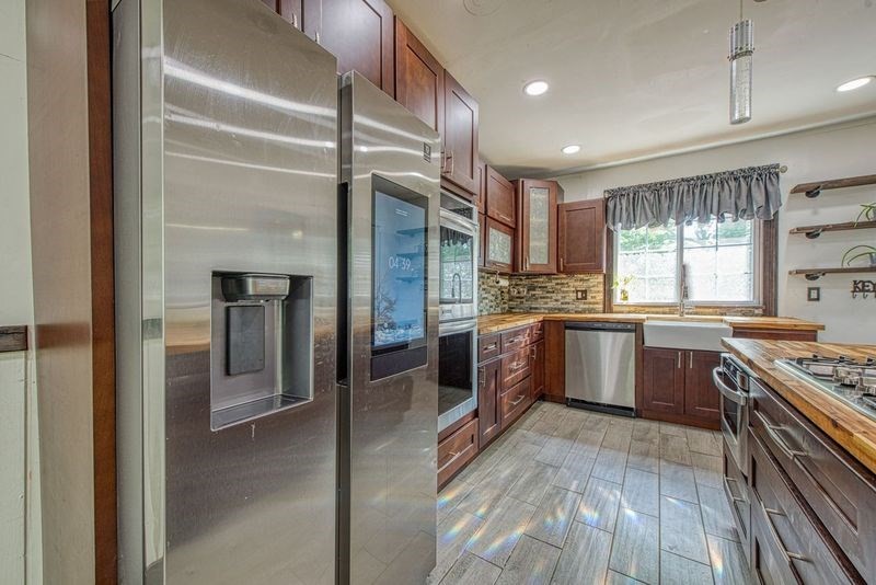 15 Packard Way