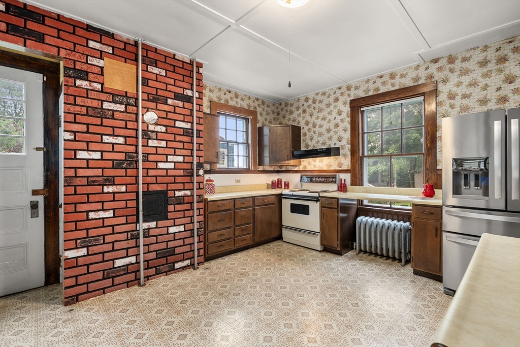 22 Hillside Ave