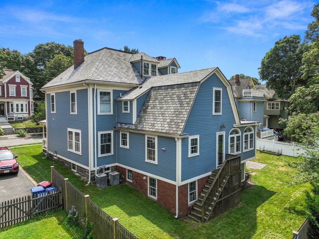 22 Hillside Ave