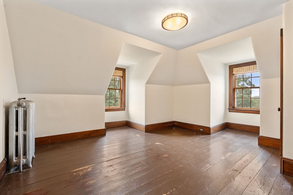 22 Hillside Ave
