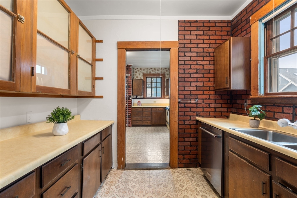 22 Hillside Ave