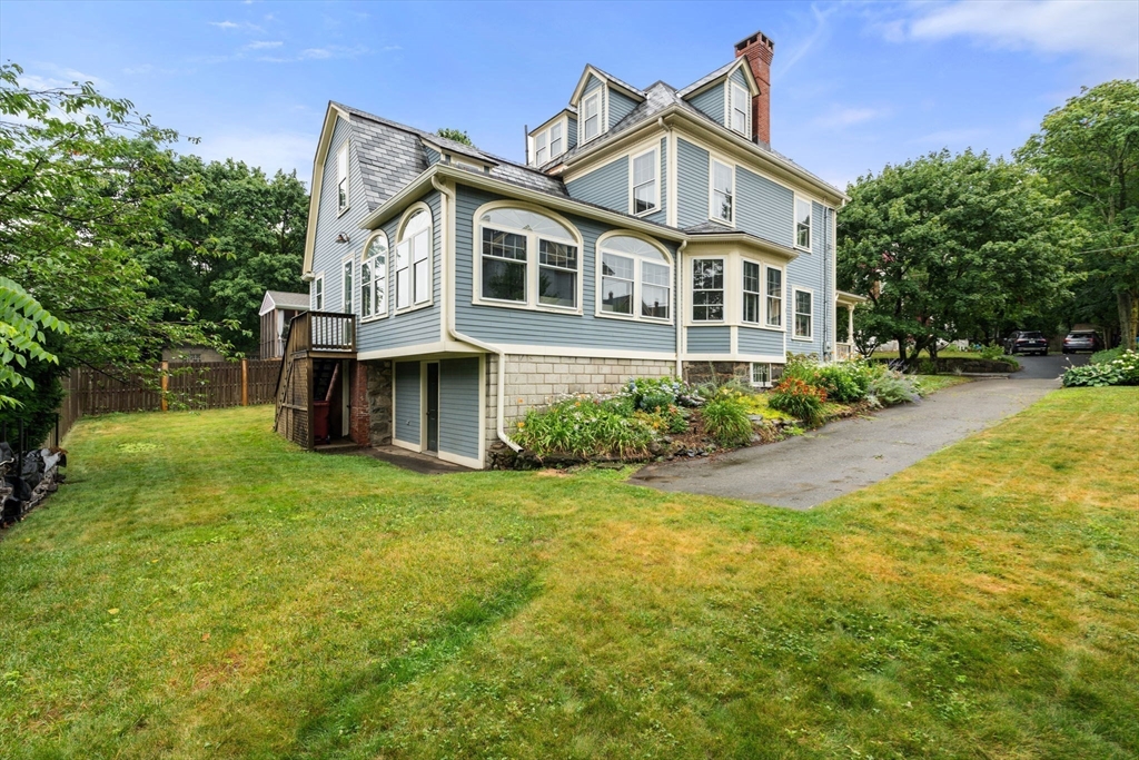 22 Hillside Ave