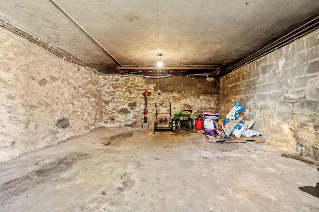 22 Hillside Ave