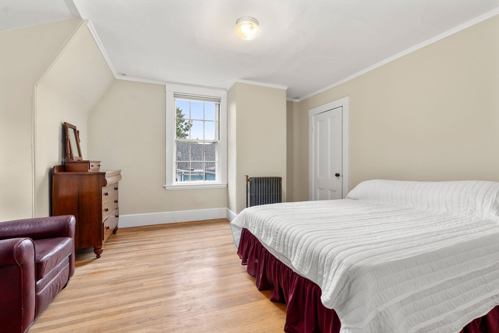 22 Hillside Ave