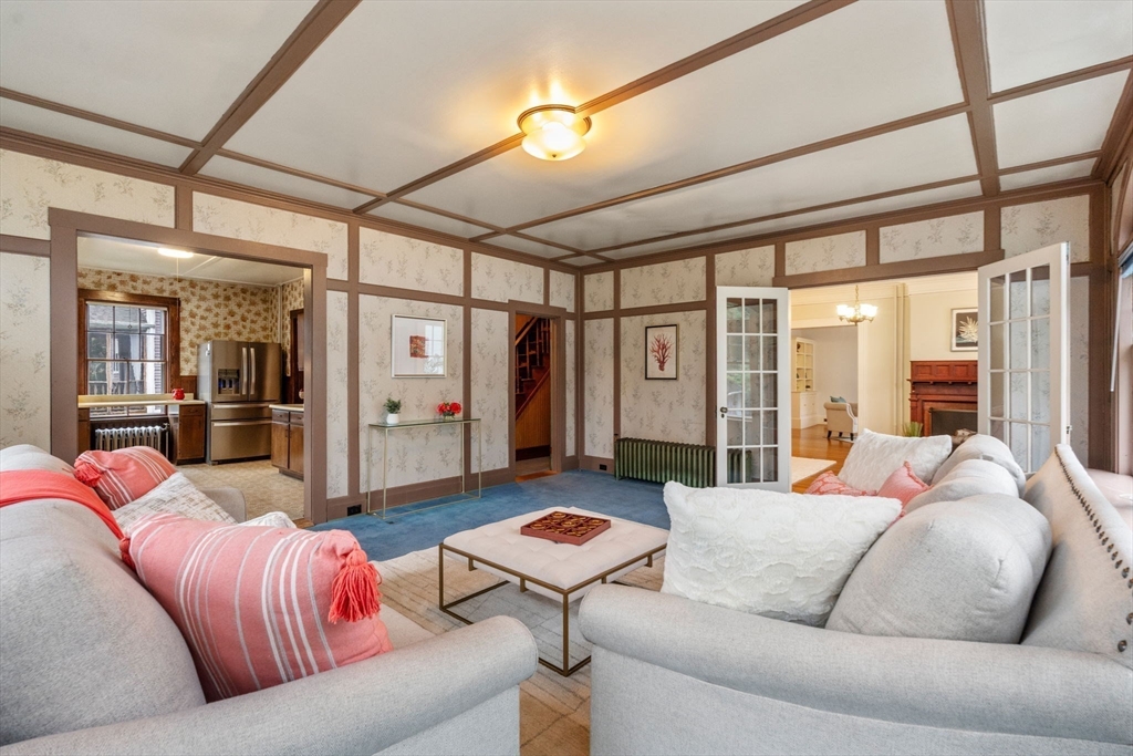 22 Hillside Ave