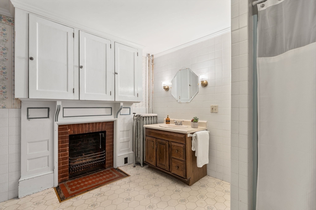 22 Hillside Ave
