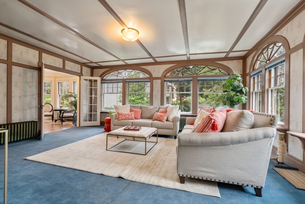 22 Hillside Ave