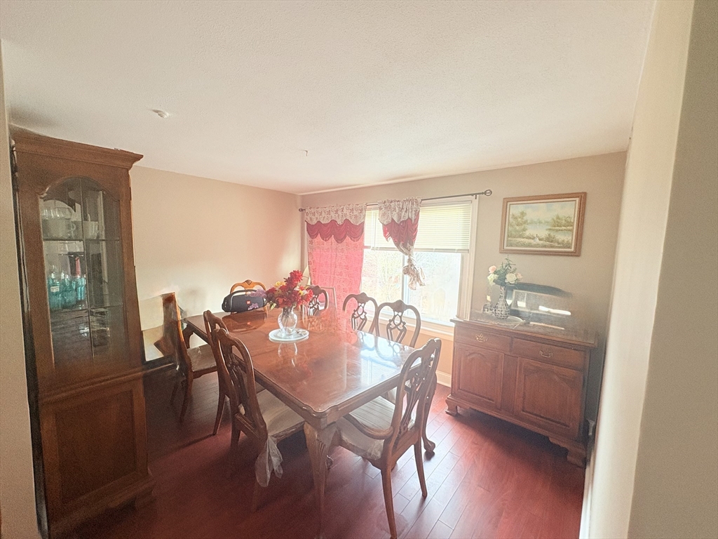 75-77 Colonel Bell Dr. # 11 Unit: 77-11