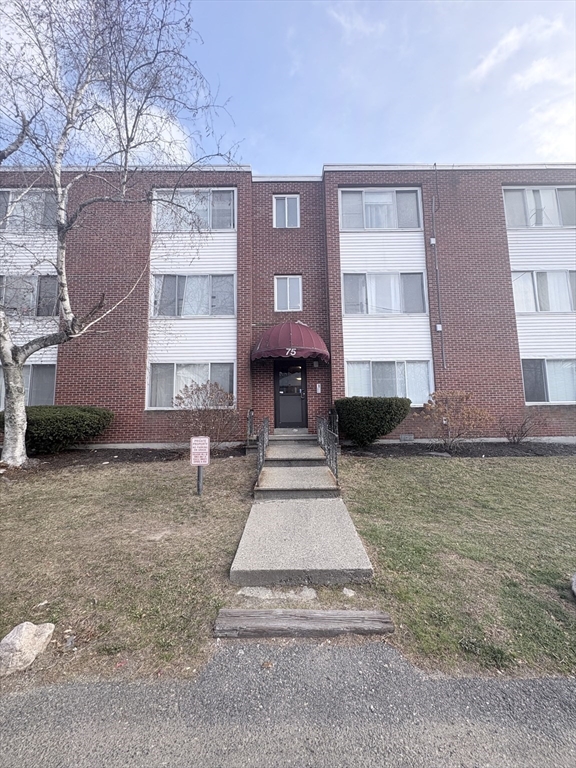 75-77 Colonel Bell Dr. # 11 Unit: 77-11
