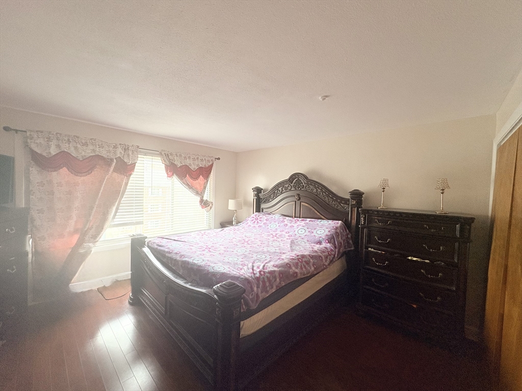 75-77 Colonel Bell Dr. # 11 Unit: 77-11