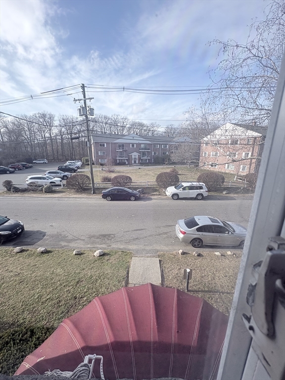 75-77 Colonel Bell Dr. # 11 Unit: 77-11