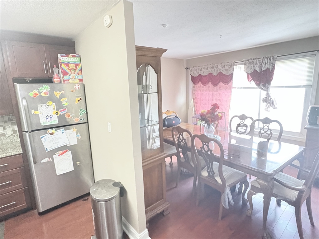 75-77 Colonel Bell Dr. # 11 Unit: 77-11