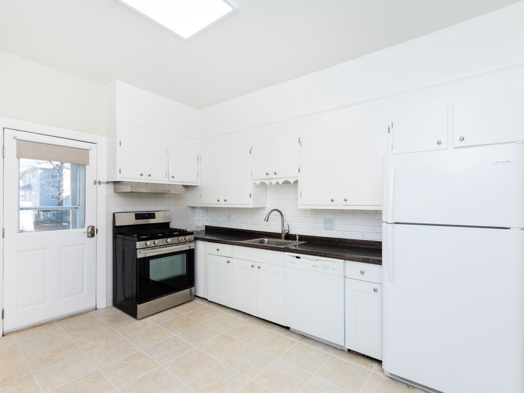 22 Adams Ave # 1