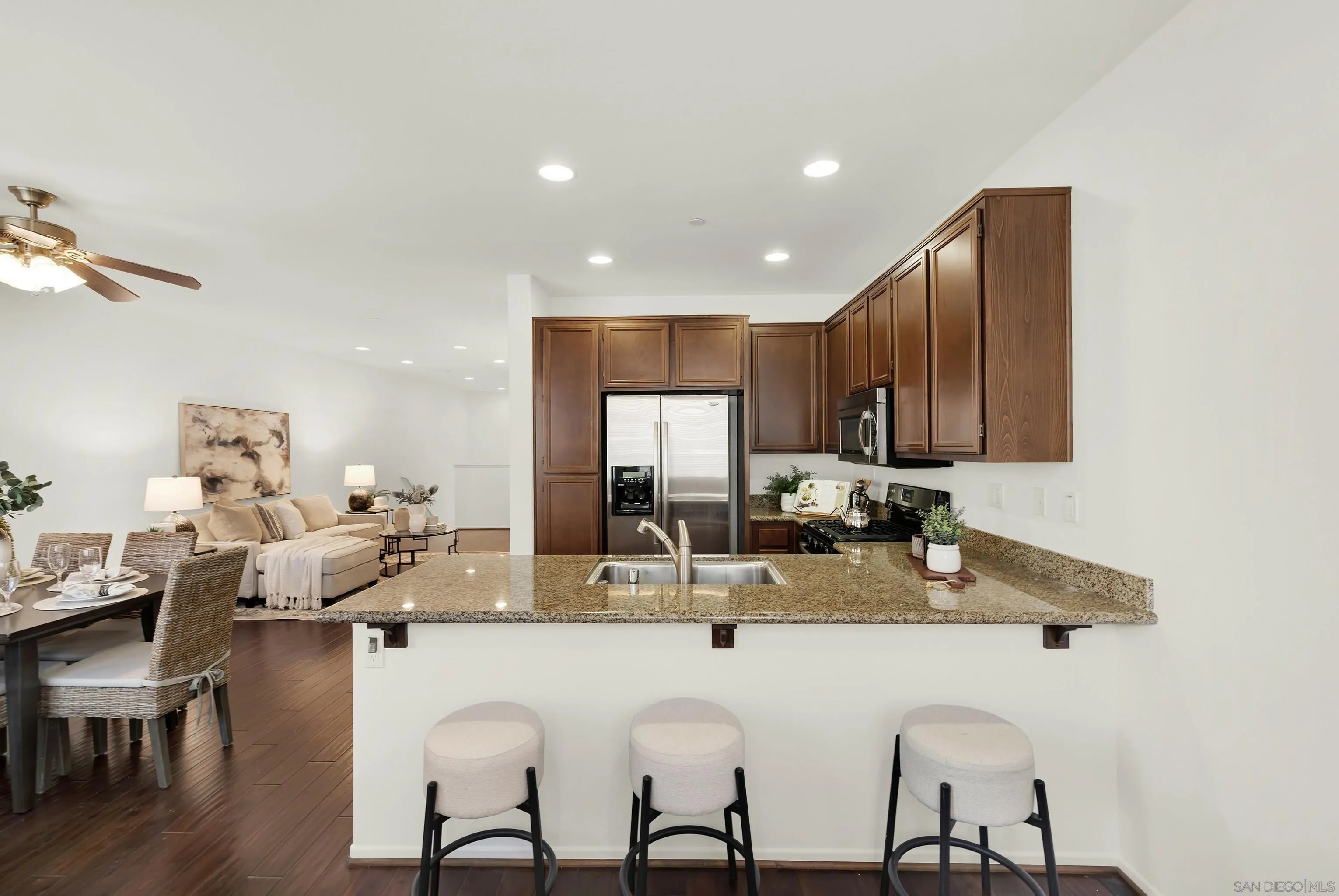 10127 Little Leaf Ln East