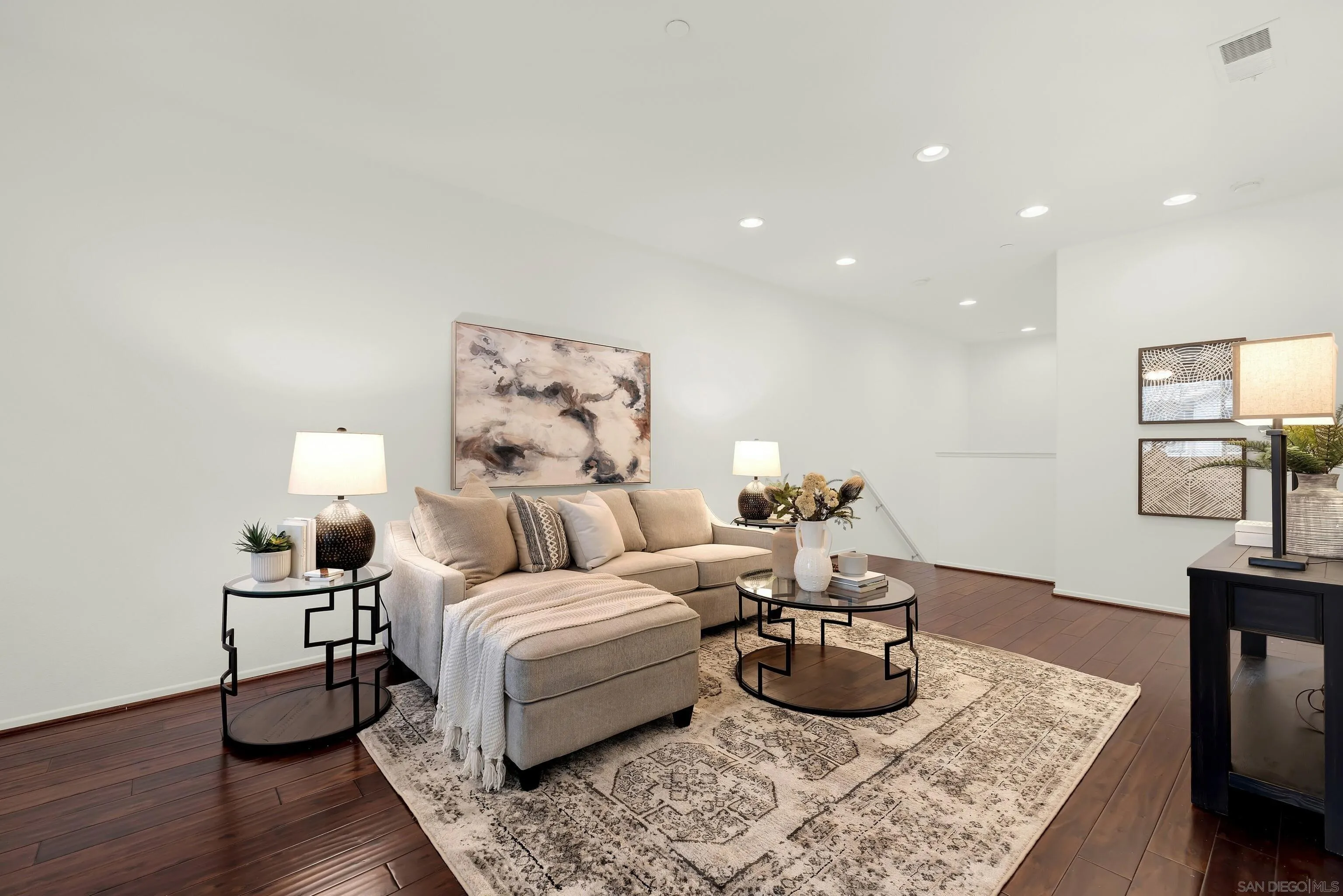 10127 Little Leaf Ln East