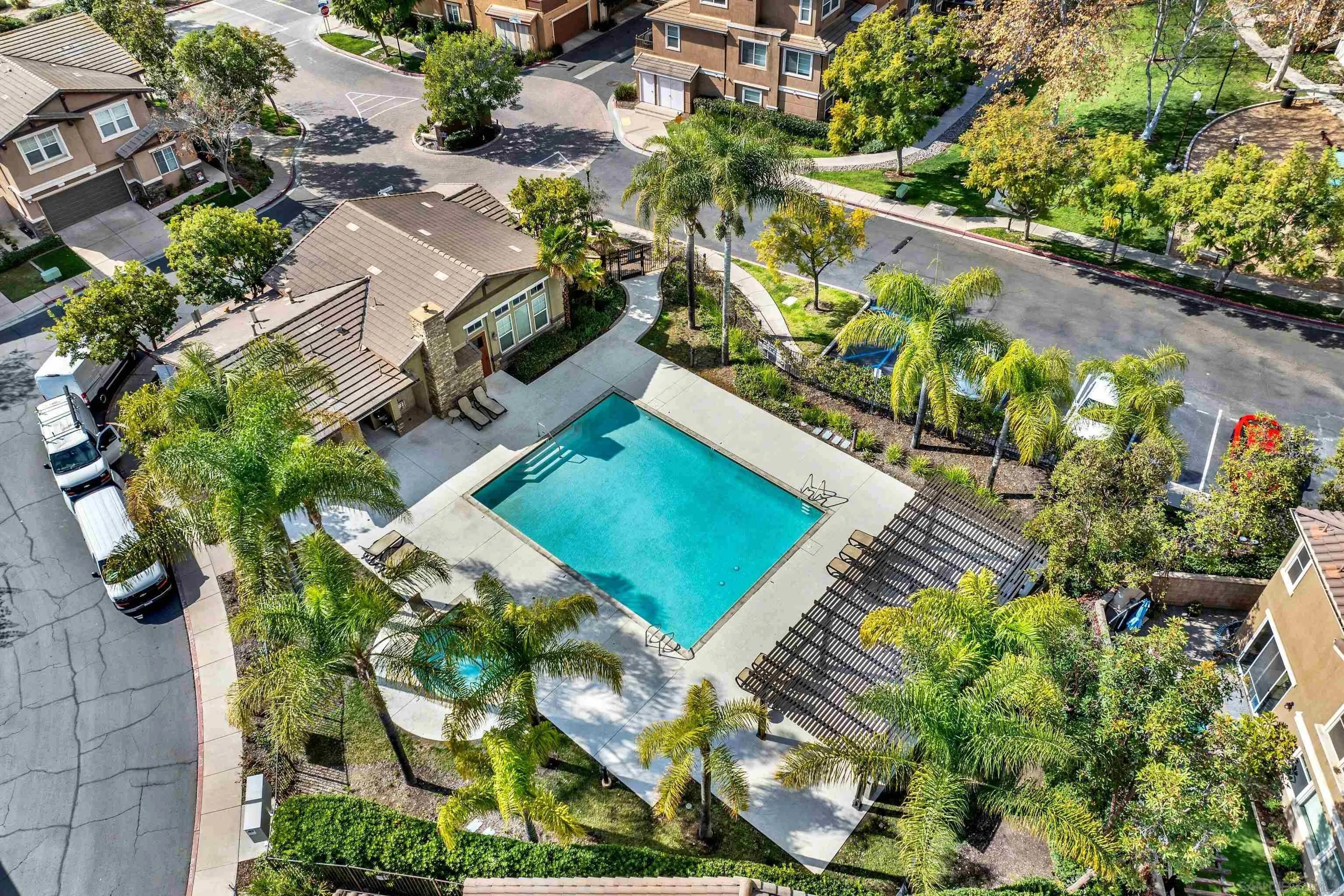 10127 Little Leaf Ln East