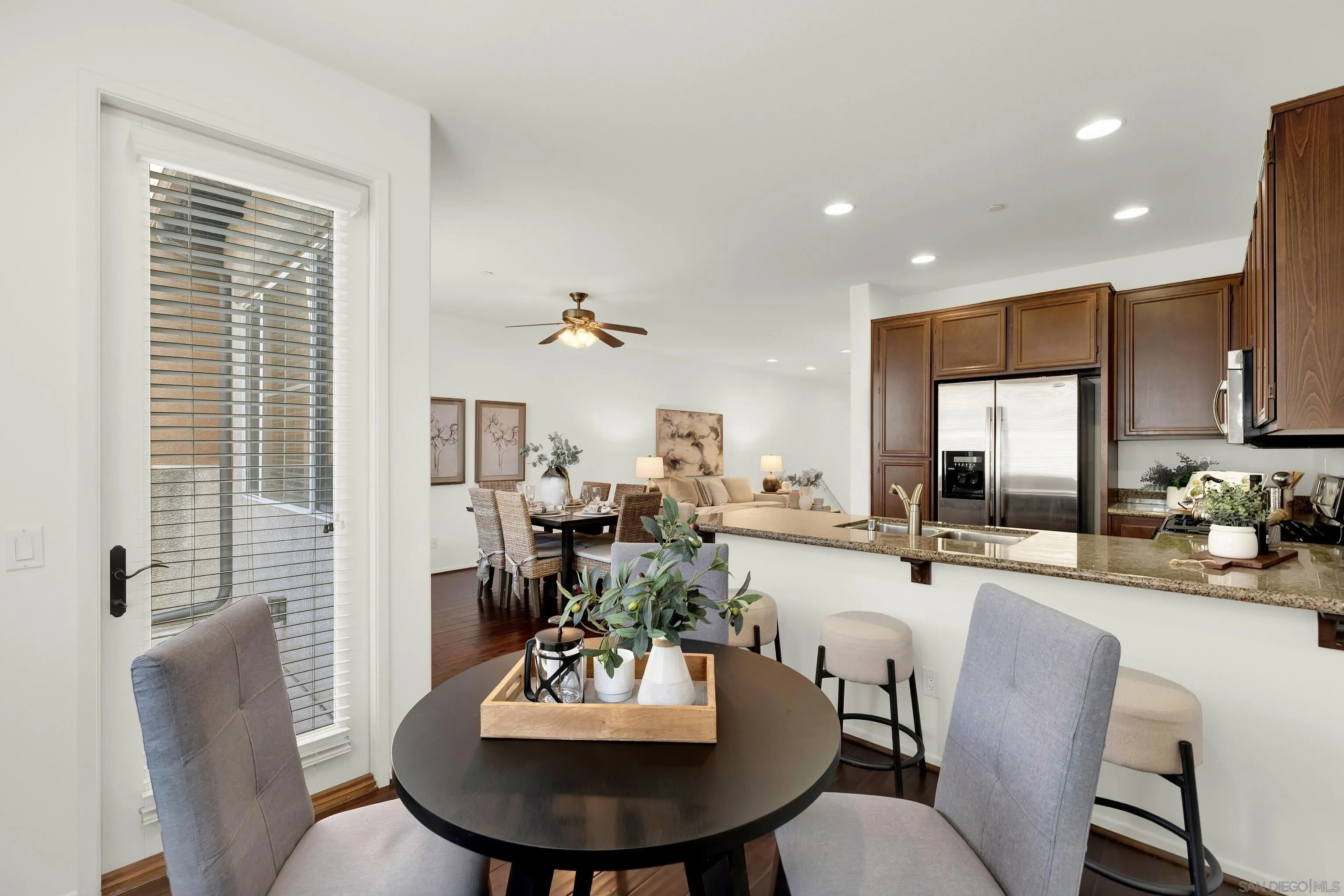 10127 Little Leaf Ln East