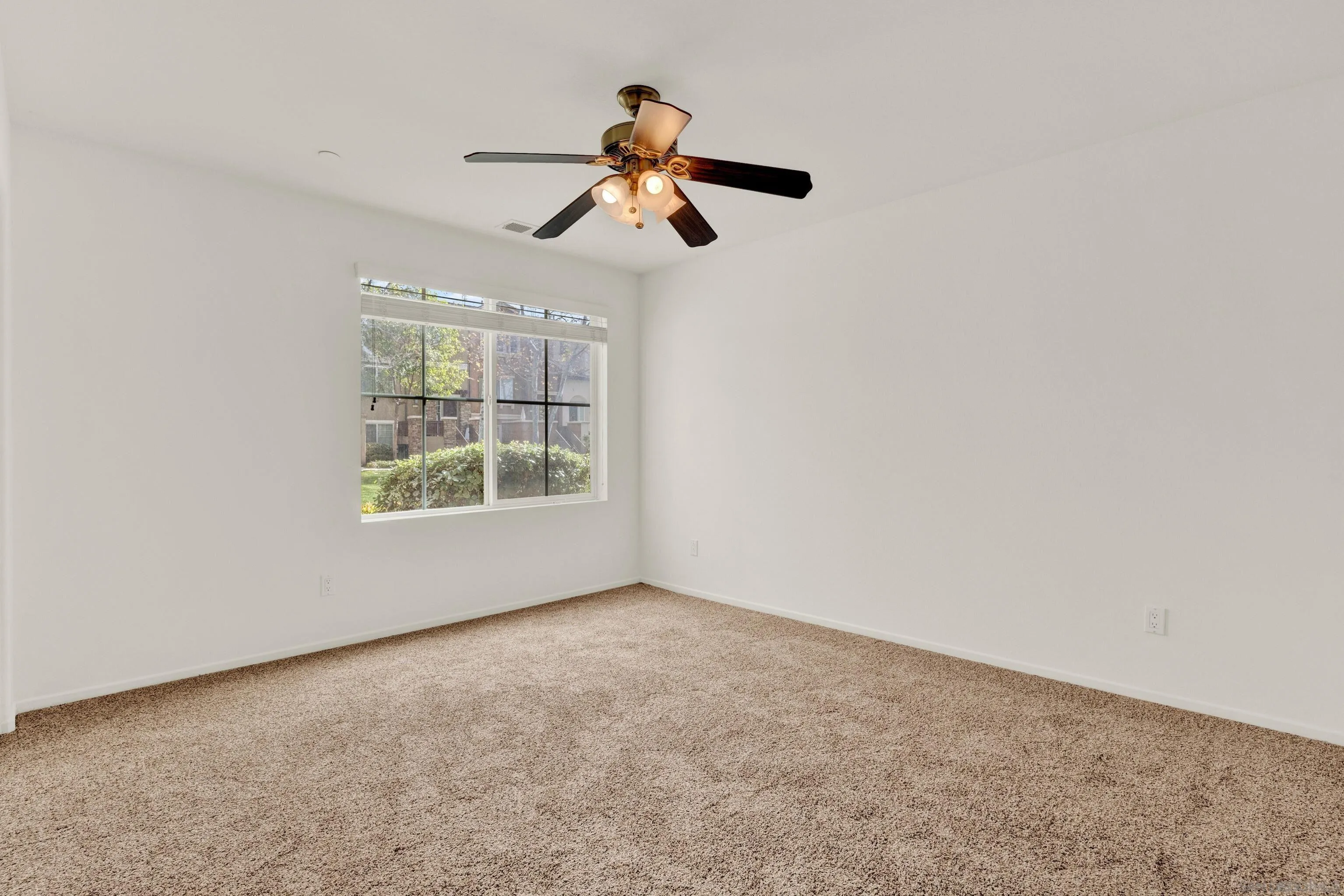 10127 Little Leaf Ln East